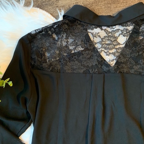 ❤️ SOLD Express lace button down shirt - Picture 7 of 7